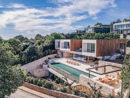 7 Bedrooms House / Villa in Villa Zoom