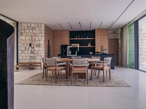 7 Bedrooms House / Villa in Villa Zoom