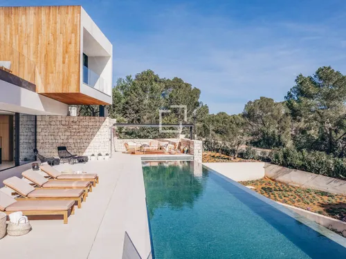 7 Bedrooms House / Villa in Villa Zoom