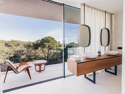 7 Bedrooms House / Villa in Villa Zoom