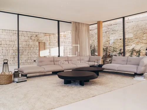 7 Bedrooms House / Villa in Villa Zoom