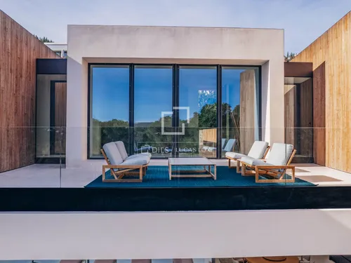 7 Bedrooms House / Villa in Villa Zoom