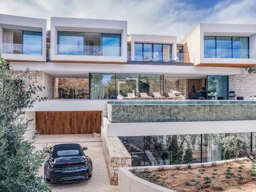 7 Bedrooms House / Villa in Villa Zoom