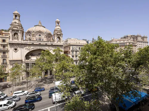 4 Bedrooms Apartment in Gran Via de les Corts Catalanes