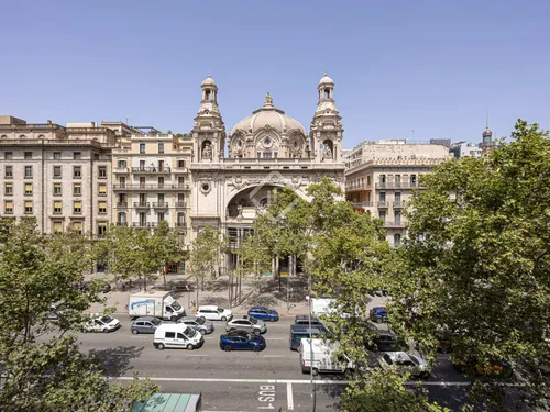 4 Bedrooms Apartment in Gran Via de les Corts Catalanes