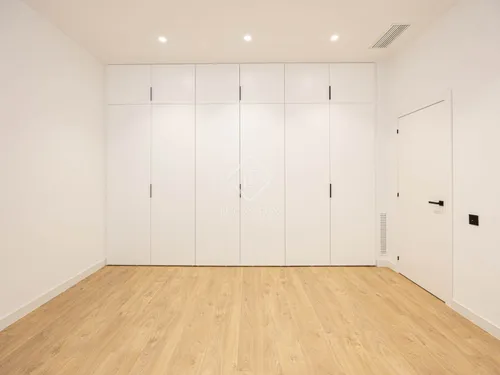 4 Bedrooms Apartment in Gran Via de les Corts Catalanes