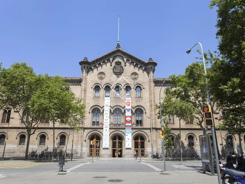 4 Bedrooms Apartment in Gran Via de les Corts Catalanes