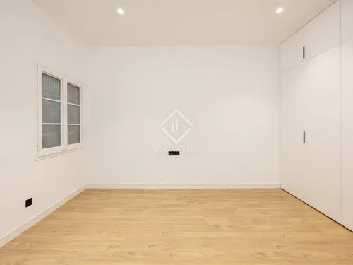 4 Bedrooms Apartment in Gran Via de les Corts Catalanes