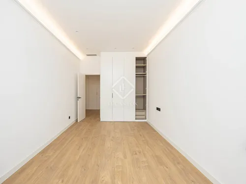 4 Bedrooms Apartment in Gran Via de les Corts Catalanes