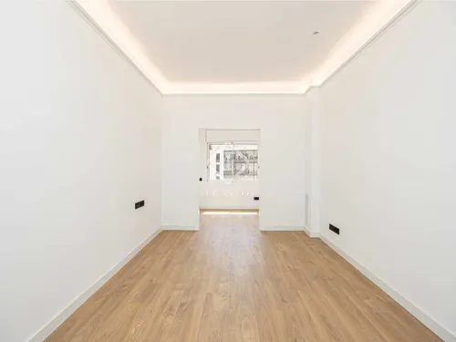 4 Bedrooms Apartment in Gran Via de les Corts Catalanes