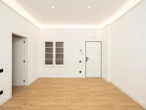 4 Bedrooms Apartment in Gran Via de les Corts Catalanes