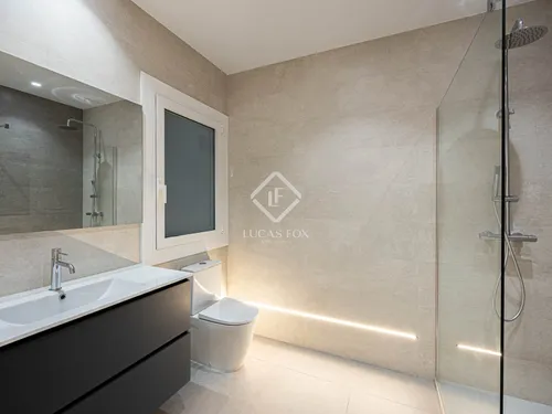4 Bedrooms Apartment in Gran Via de les Corts Catalanes