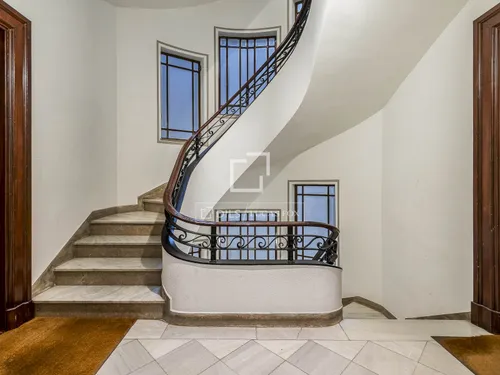 6 Bedrooms Apartment in Pau Casals