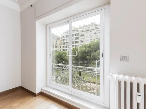 6 Bedrooms Apartment in Pau Casals