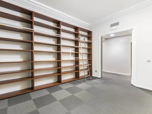 6 Bedrooms Apartment in Pau Casals