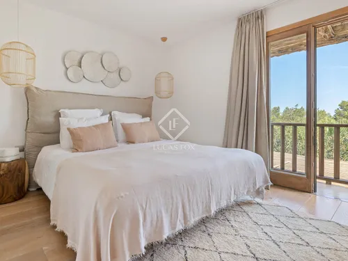 7 Bedrooms House / Villa in Avenida cala tarida