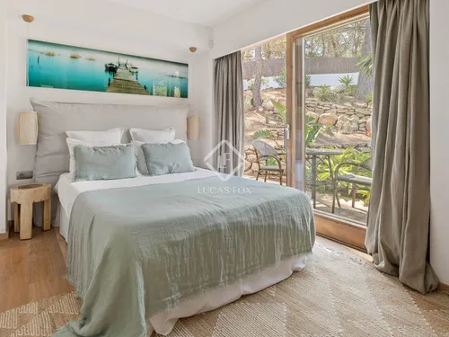 7 Bedrooms House / Villa in Avenida cala tarida