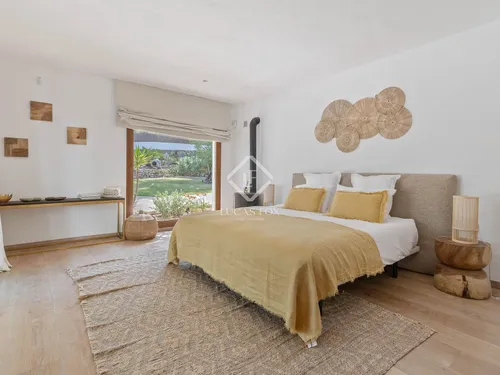 7 Bedrooms House / Villa in Avenida cala tarida