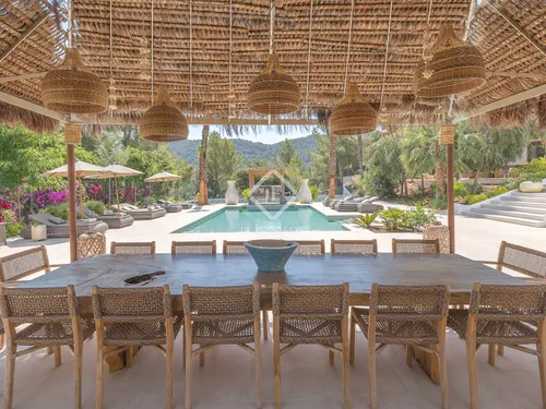 7 Bedrooms House / Villa in Avenida cala tarida