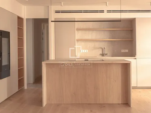 4 Bedrooms Apartment in Carrer deTomàs Vila