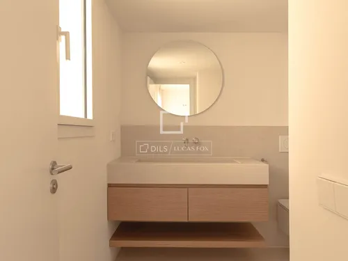 4 Bedrooms Apartment in Carrer deTomàs Vila