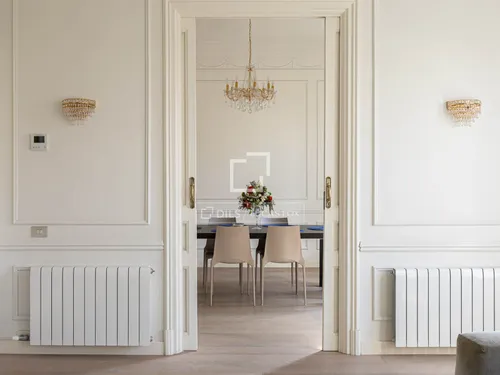 5 Bedrooms Apartment in Pau Claris