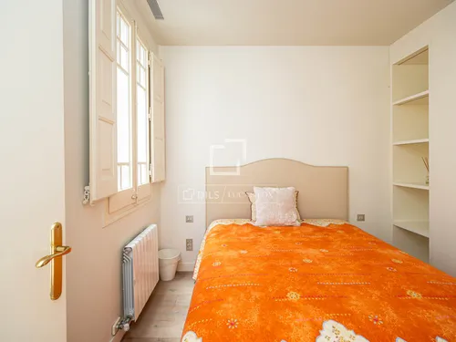 5 Bedrooms Apartment in Pau Claris