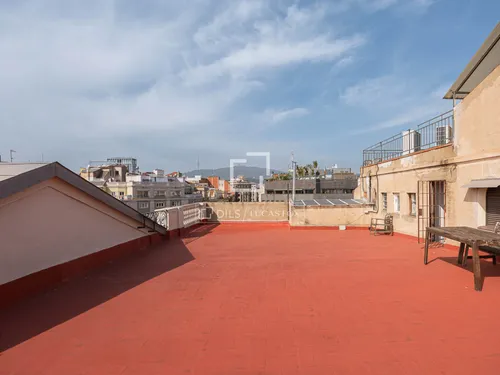 5 Bedrooms Apartment in Pau Claris