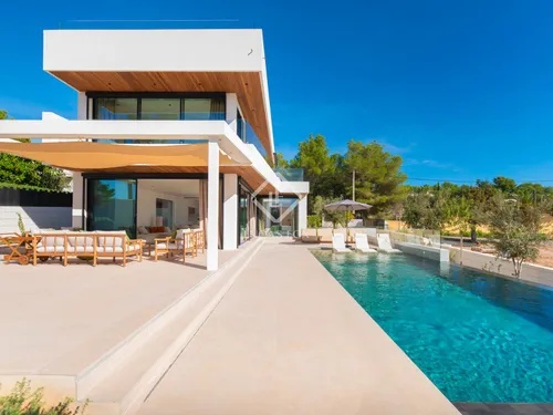 4 Bedrooms House / Villa in Calle 8 Cala Llenya