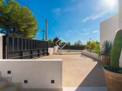 4 Bedrooms House / Villa in Calle 8 Cala Llenya