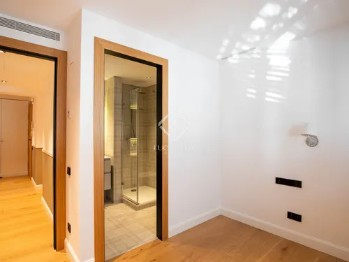 5 Bedrooms Apartment in Johan Sebastian Bach