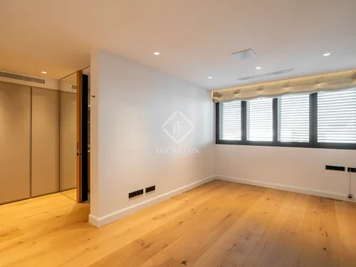 5 Bedrooms Apartment in Johan Sebastian Bach