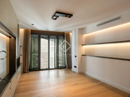 5 Bedrooms Apartment in Johan Sebastian Bach