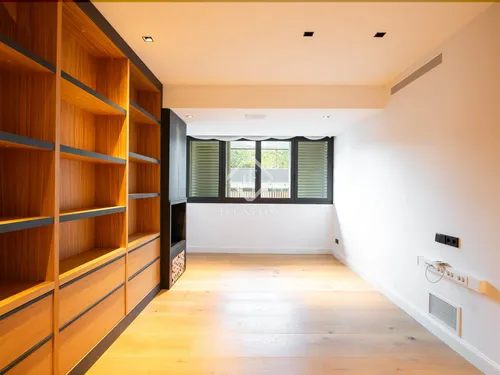 5 Bedrooms Apartment in Johan Sebastian Bach