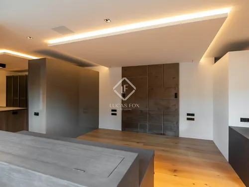 5 Bedrooms Apartment in Johan Sebastian Bach