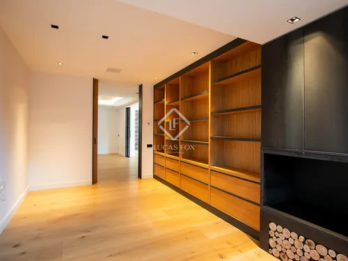 5 Bedrooms Apartment in Johan Sebastian Bach