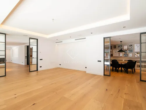 5 Bedrooms Apartment in Johan Sebastian Bach