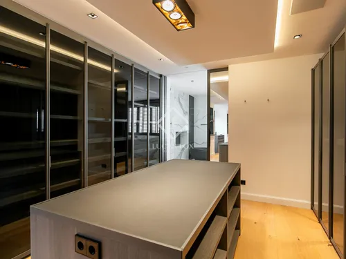 5 Bedrooms Apartment in Johan Sebastian Bach