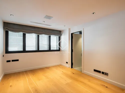 5 Bedrooms Apartment in Johan Sebastian Bach