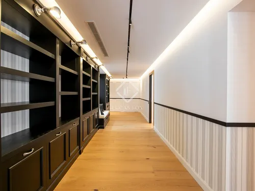 5 Bedrooms Apartment in Johan Sebastian Bach