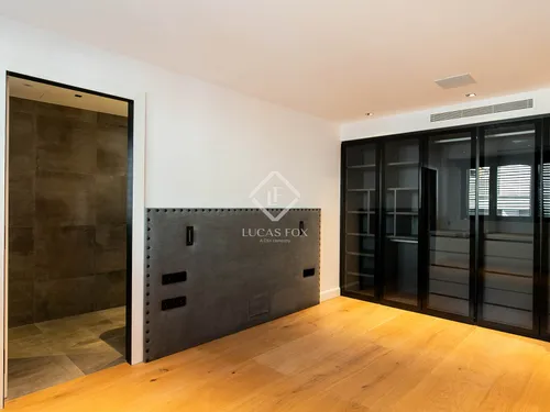 5 Bedrooms Apartment in Johan Sebastian Bach