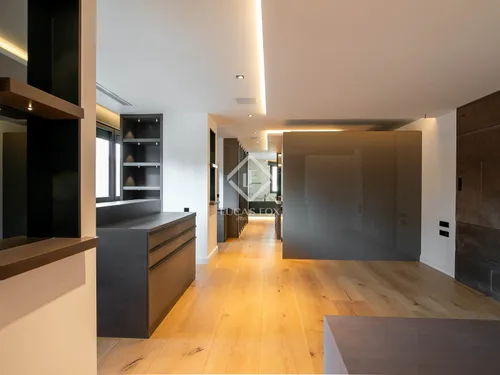 5 Bedrooms Apartment in Johan Sebastian Bach