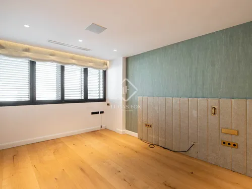 5 Bedrooms Apartment in Johan Sebastian Bach