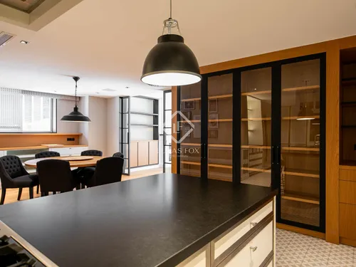 5 Bedrooms Apartment in Johan Sebastian Bach