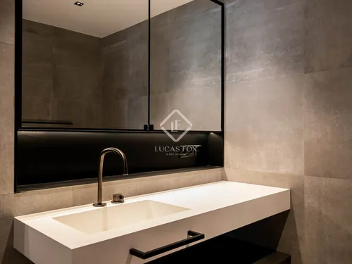 5 Bedrooms Apartment in Johan Sebastian Bach