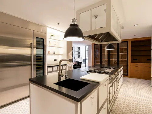 5 Bedrooms Apartment in Johan Sebastian Bach