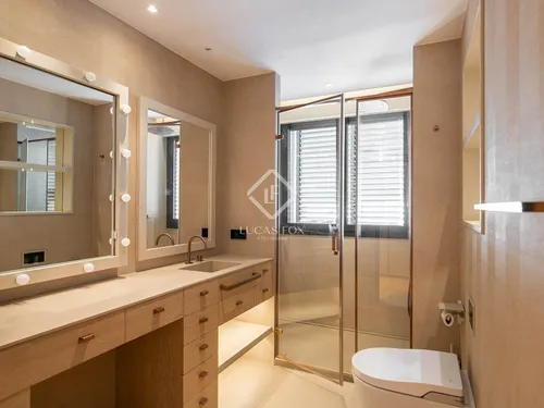 5 Bedrooms Apartment in Johan Sebastian Bach