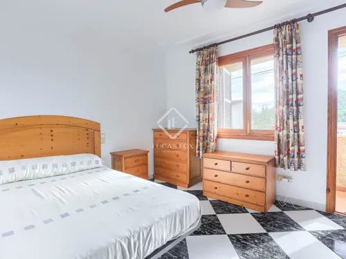  Building in Col.legi