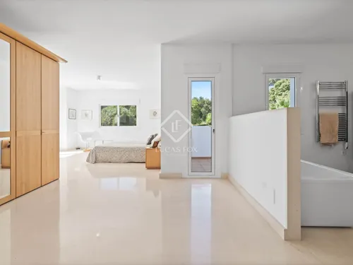 4 Bedrooms House / Villa in Calle esmeralda