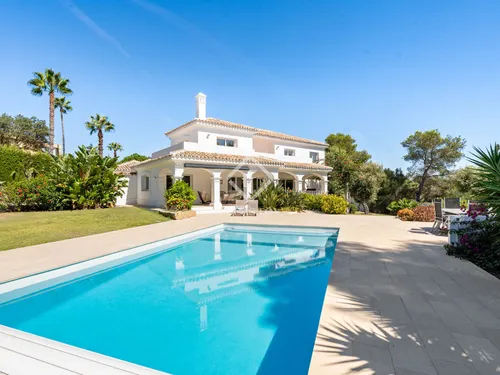 4 Bedrooms House / Villa in Calle esmeralda